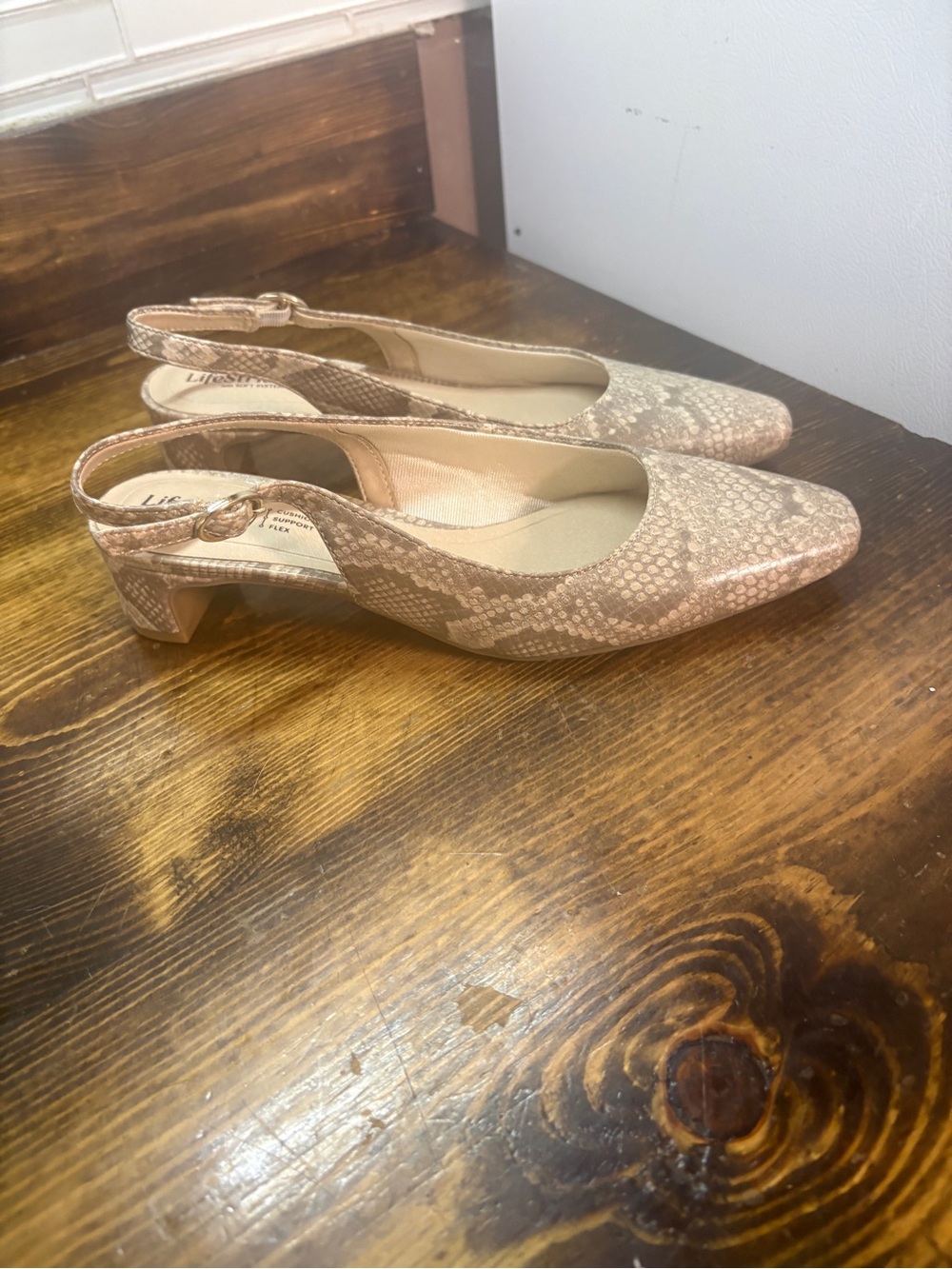 Lifestride tan snakeskin sling back low heels size 7.5